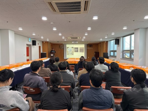 (사진자료1)+경기도자박물관，+광주백자+발굴+조사+20년+성과+보고회+현장+사진.jpg